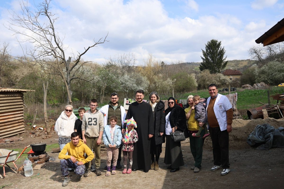 Familii din Prahova ajutate de voluntarii bucureșteni 359453
