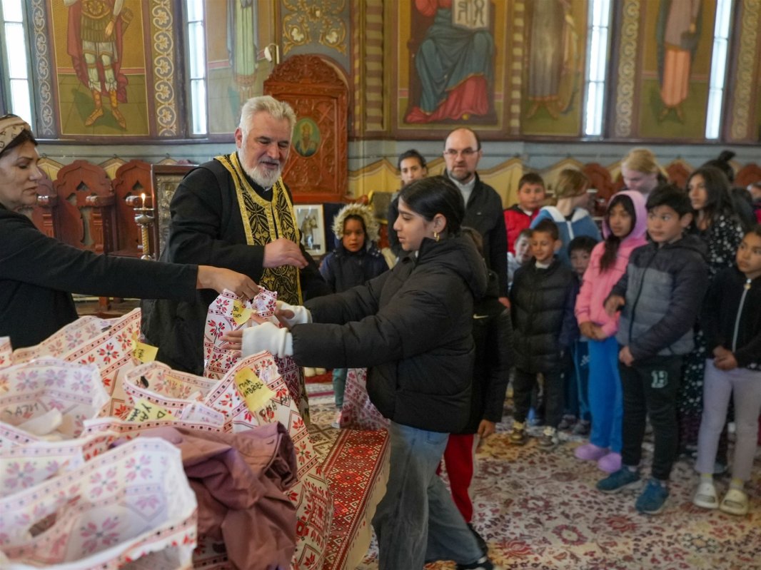 „Ne înnoim de Sfintele Paşti” în Tecuci 359458