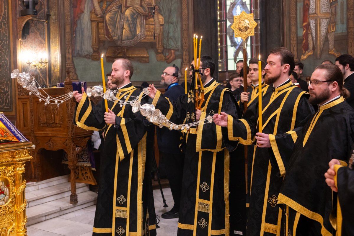 Sfintele Pătimiri, evidențiate în cadrul Deniei celor 12 Evanghelii 359585