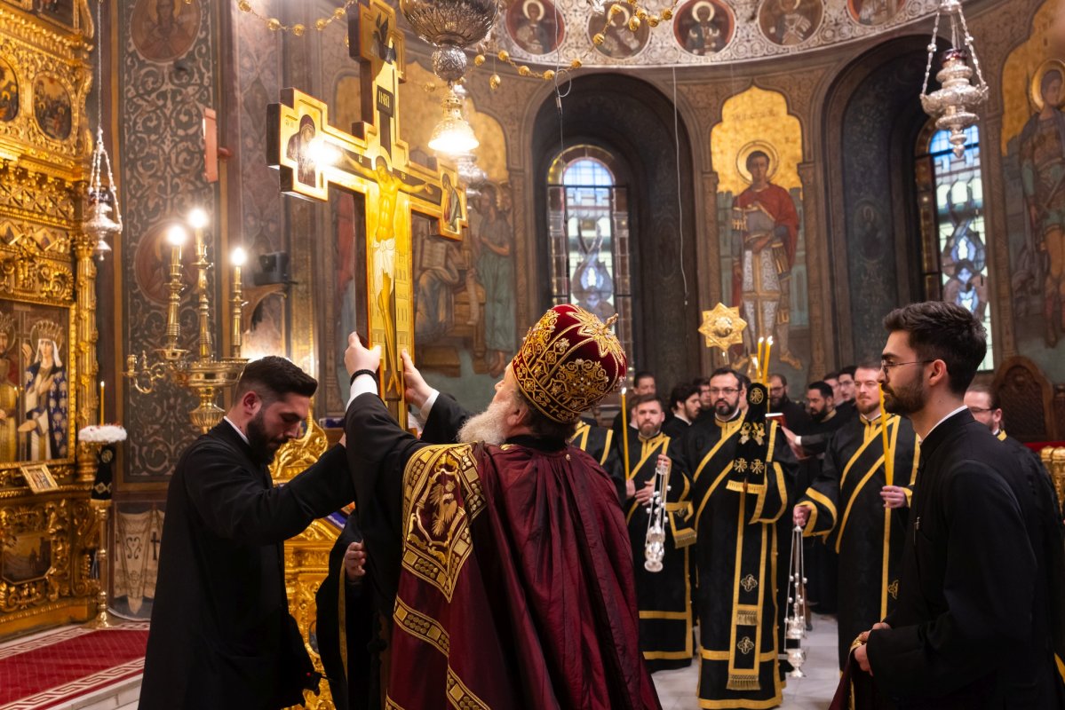 Sfintele Pătimiri, evidențiate în cadrul Deniei celor 12 Evanghelii 359589