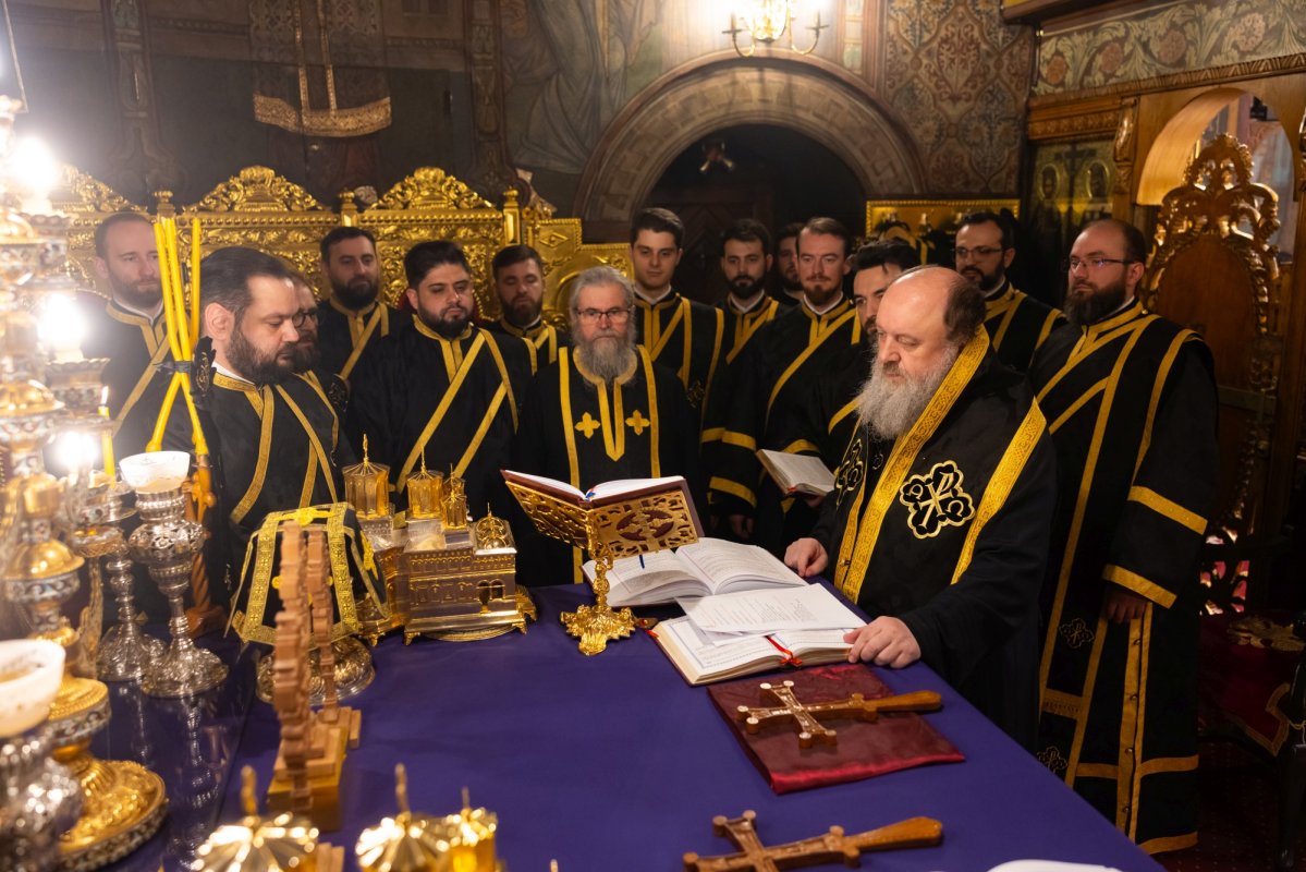 Sfintele Pătimiri, evidențiate în cadrul Deniei celor 12 Evanghelii 359602