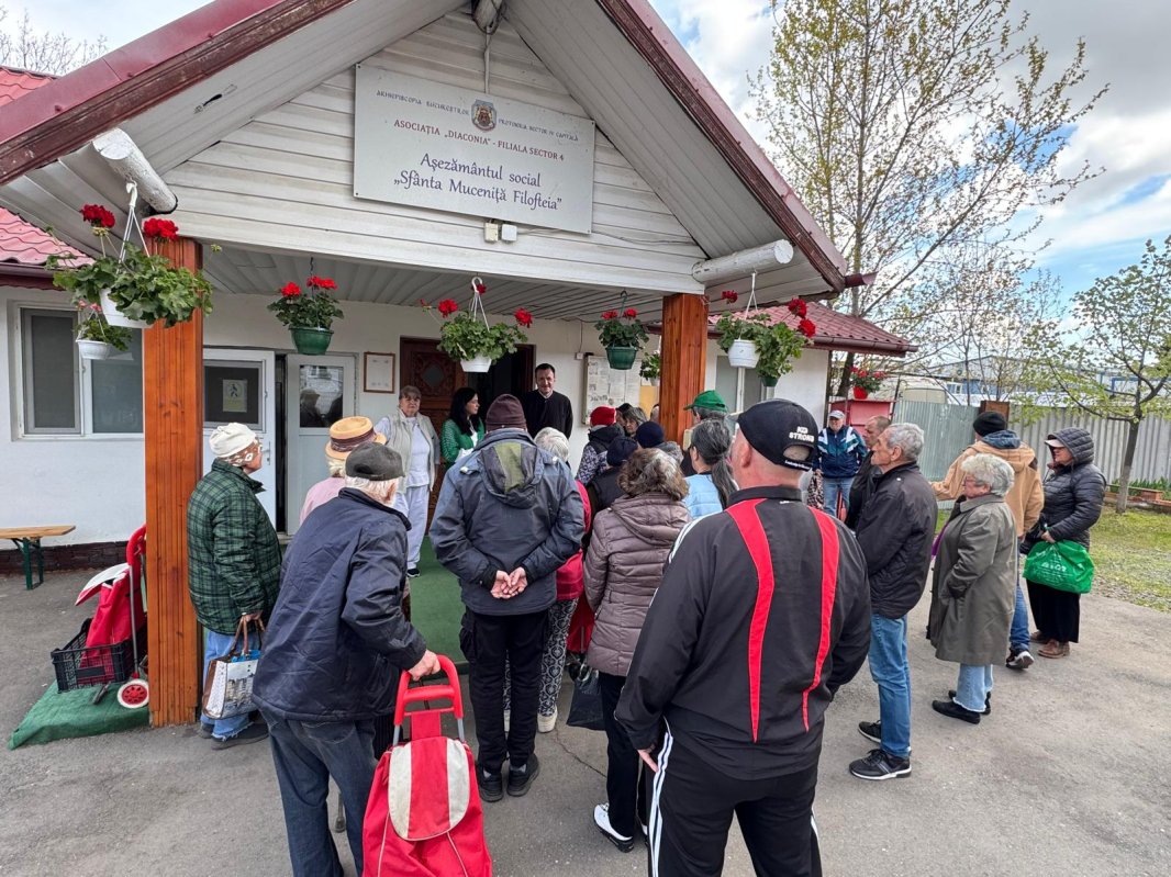 Un frumos gest de solidaritate al parohiilor din sectorul 4 359528