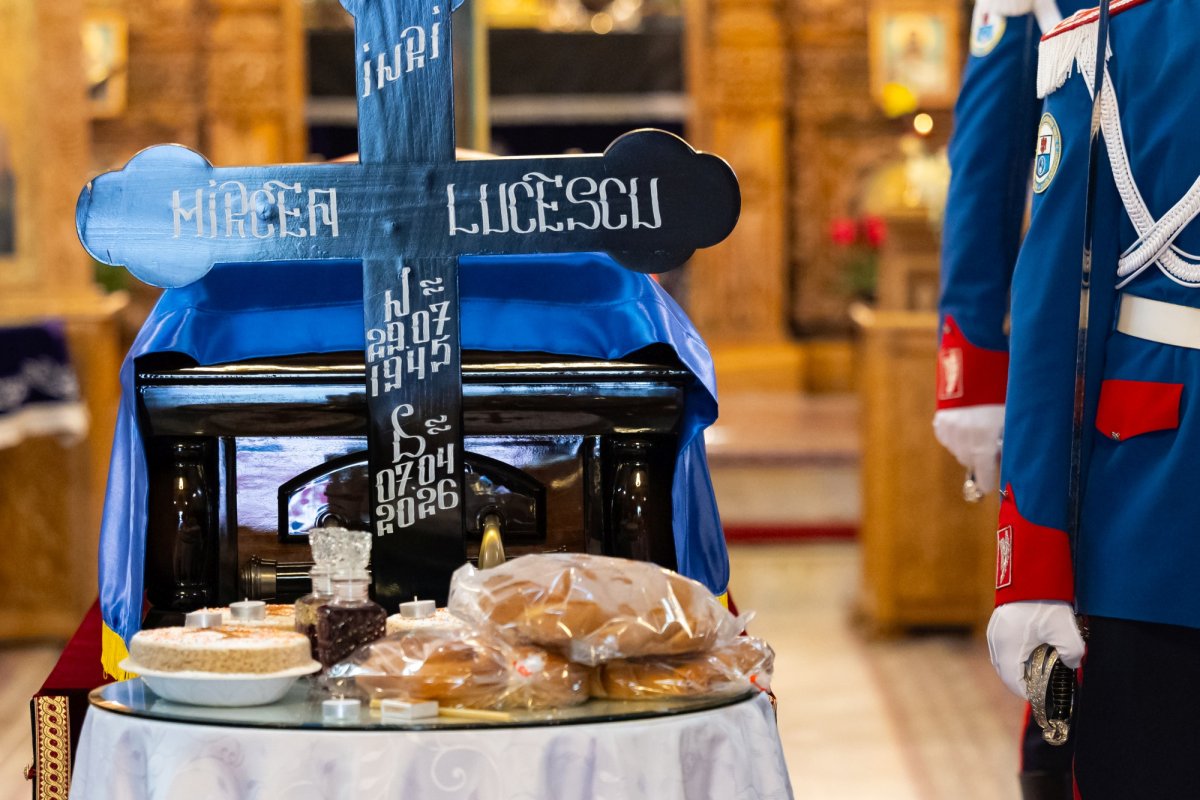 Mircea Lucescu a fost condus pe ultimul drum 359645