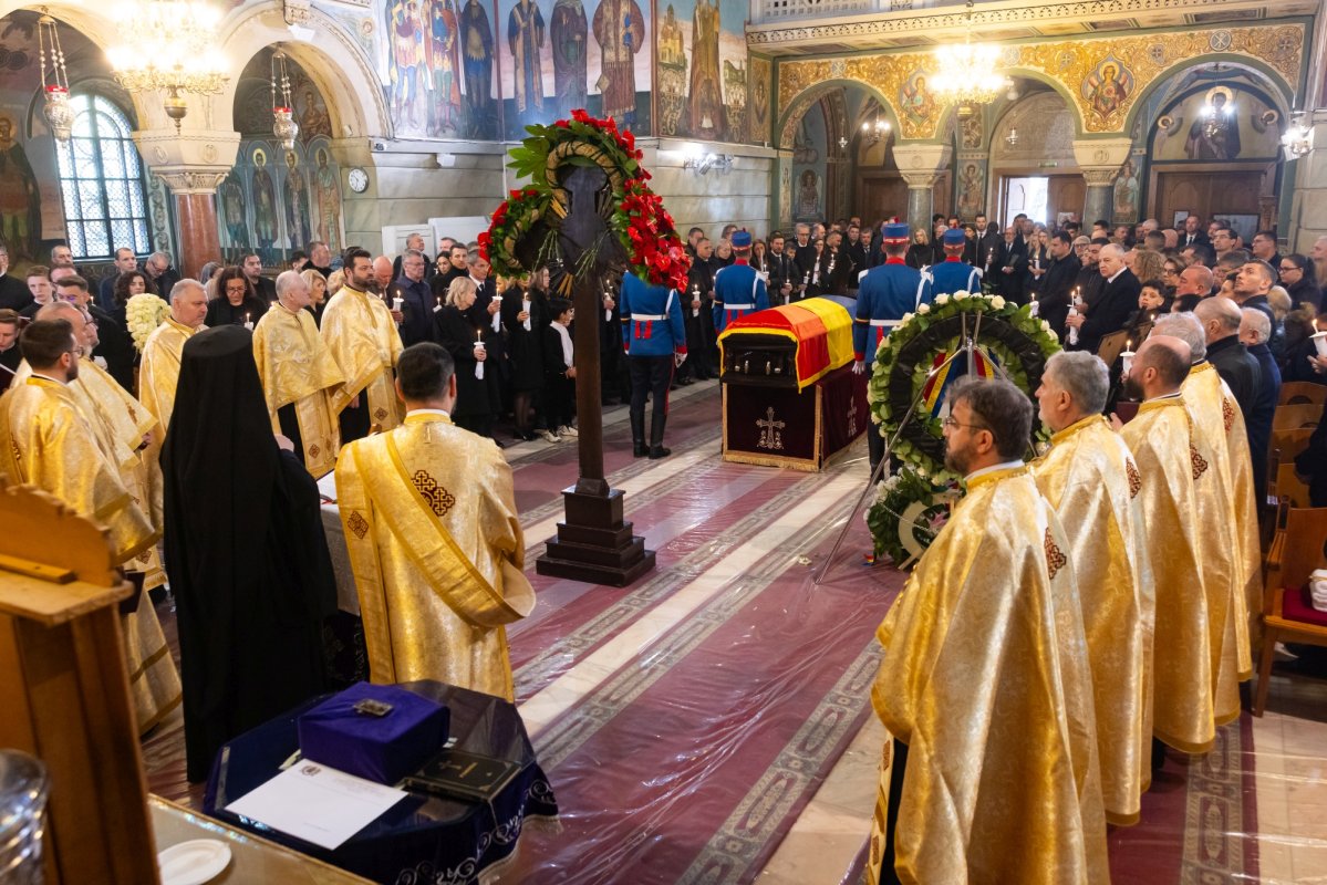 Mircea Lucescu a fost condus pe ultimul drum 359652