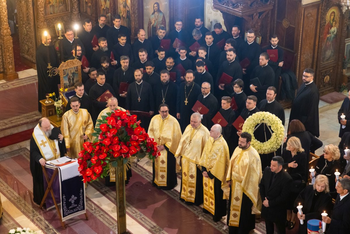 Mircea Lucescu a fost condus pe ultimul drum 359657