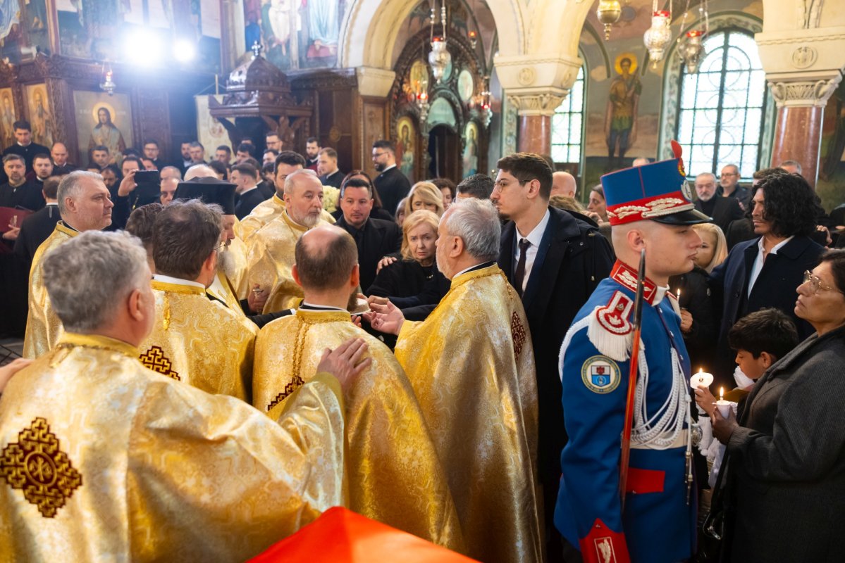 Mircea Lucescu a fost condus pe ultimul drum 359665