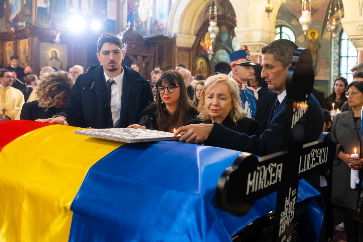 Mircea Lucescu a fost condus pe ultimul drum 359668