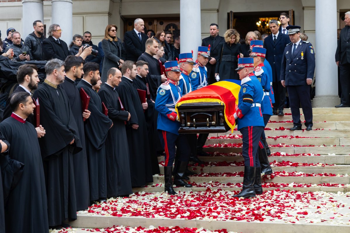 Mircea Lucescu a fost condus pe ultimul drum 359671