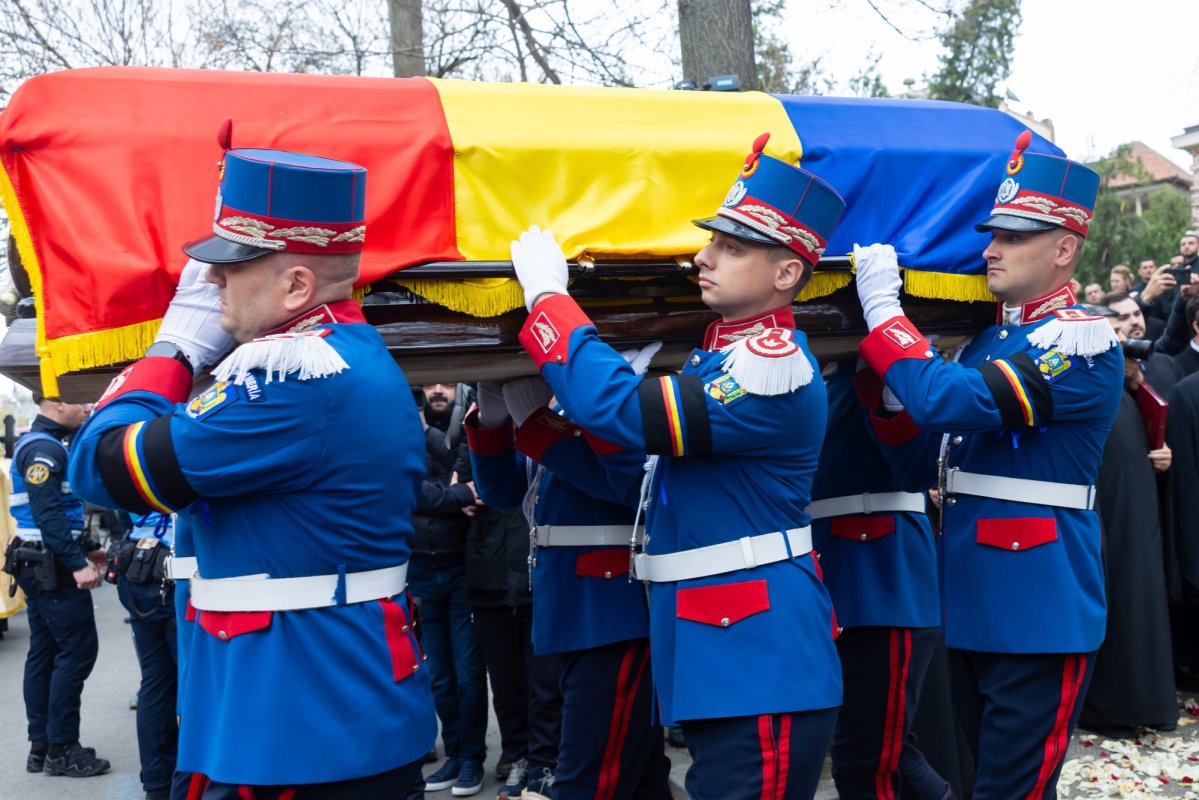 Mircea Lucescu a fost condus pe ultimul drum 359672