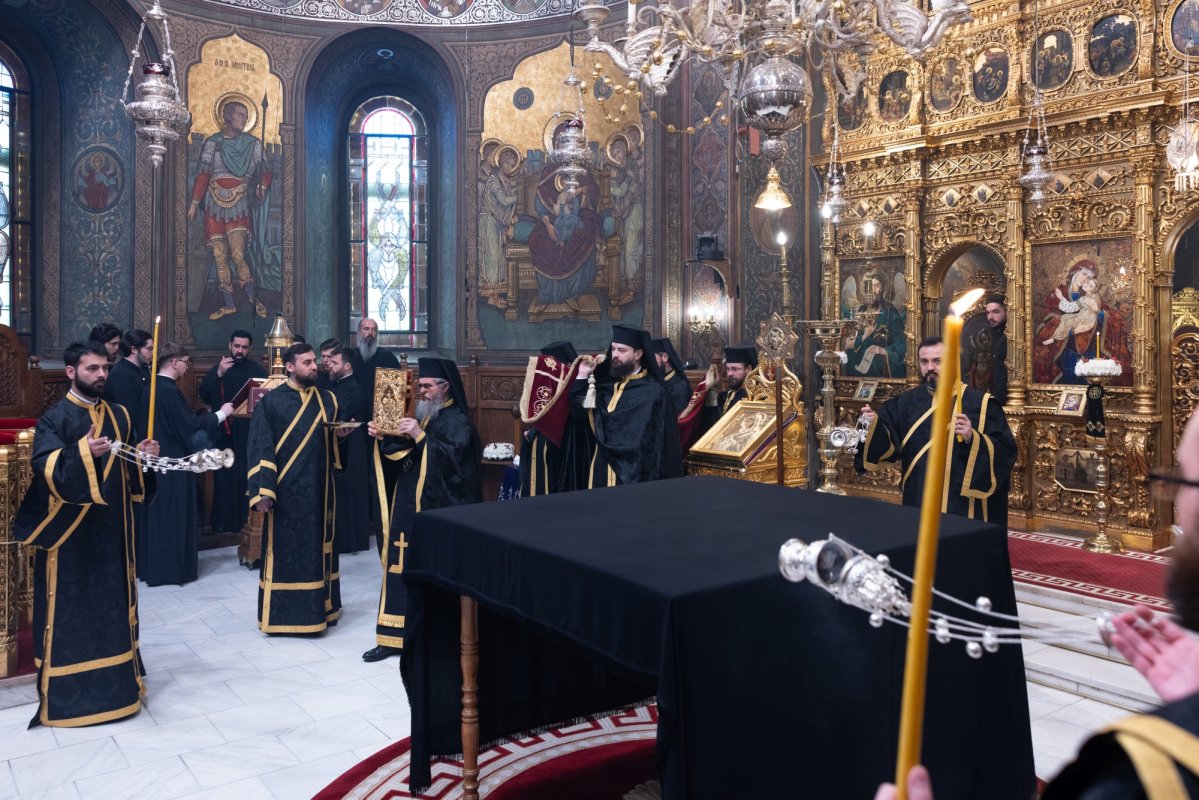 Slujba Vecerniei scoaterii Sfântului Epitaf la Catedrala Patriarhală 359632