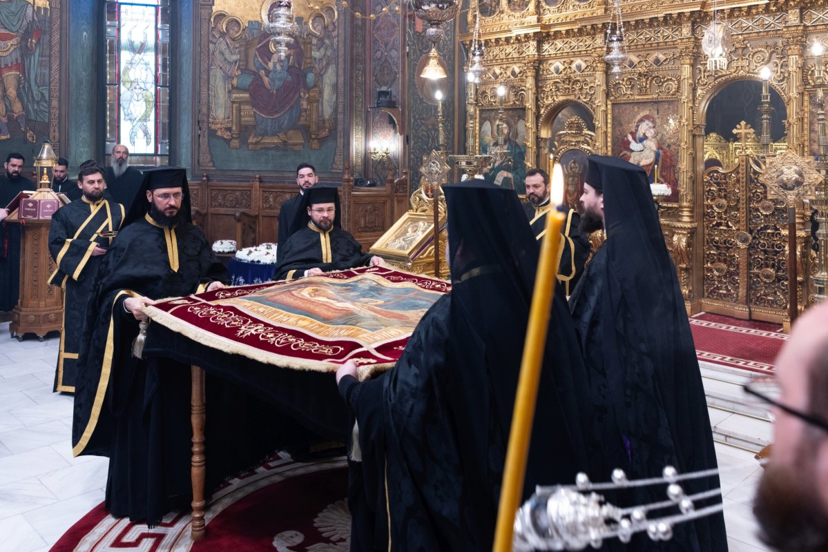 Slujba Vecerniei scoaterii Sfântului Epitaf la Catedrala Patriarhală 359634