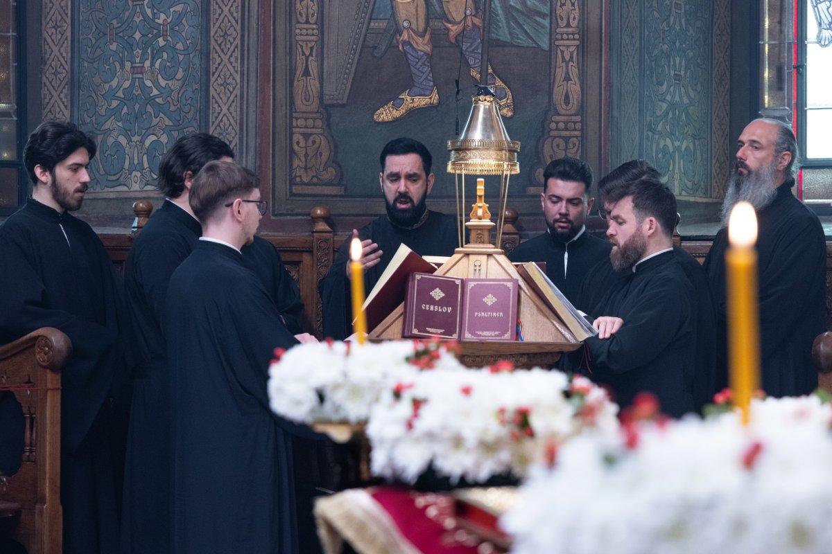 Slujba Vecerniei scoaterii Sfântului Epitaf la Catedrala Patriarhală 359638