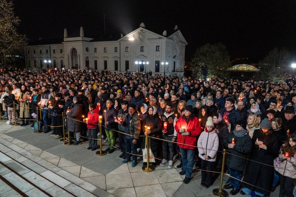 Lumină și bucurie pentru credincioșii ieșeni 359822