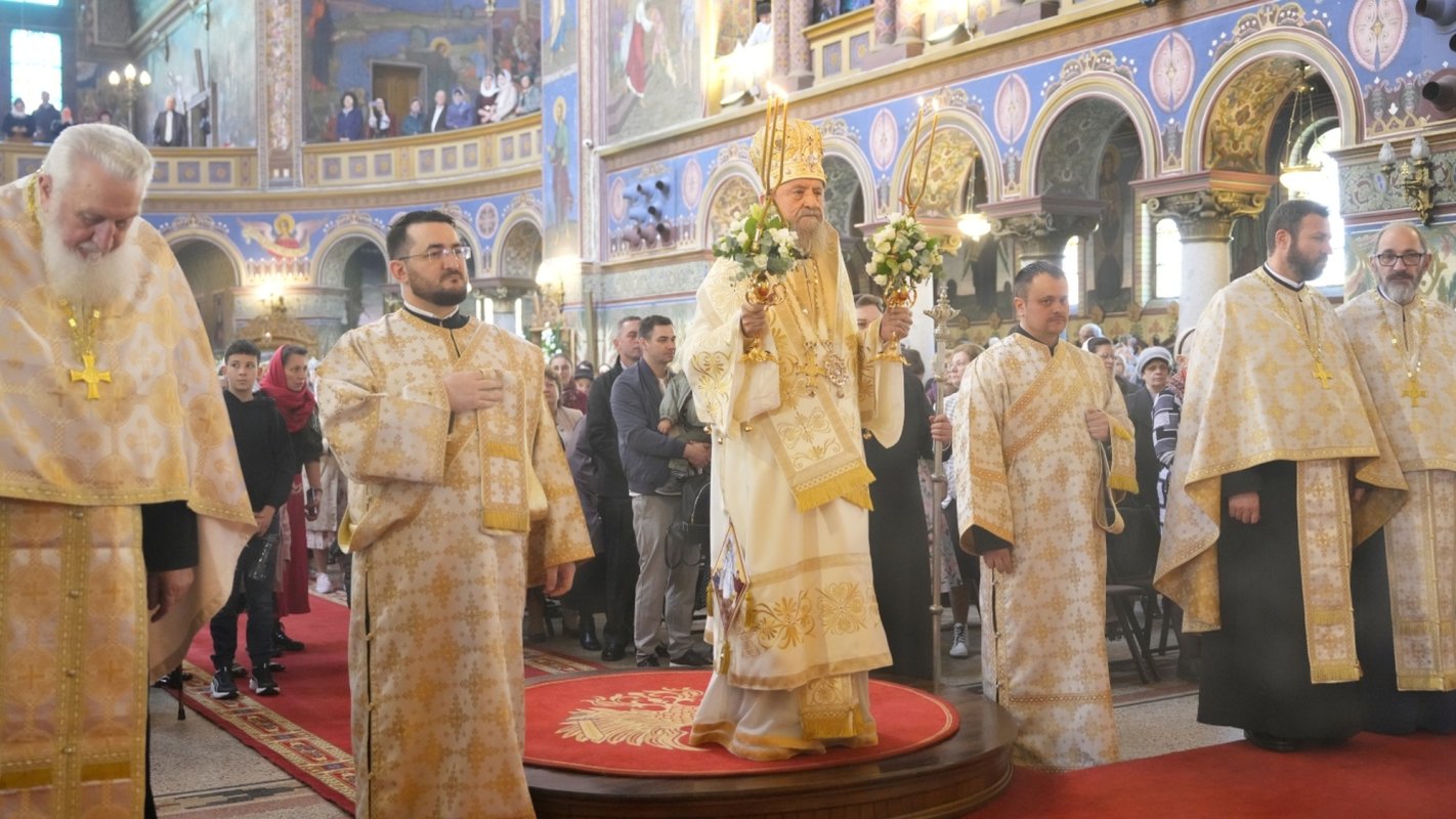 Procesiune în cetatea Sibiului în Duminica Învierii 359879