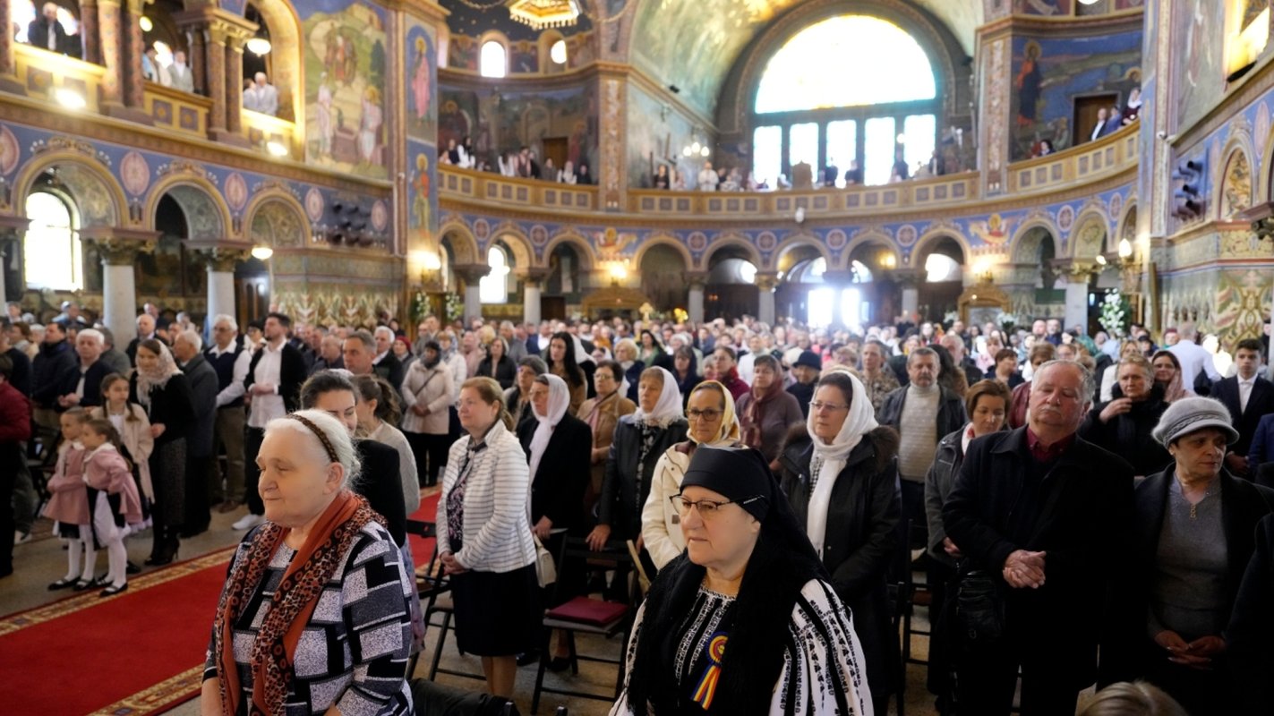 Procesiune în cetatea Sibiului în Duminica Învierii 359880