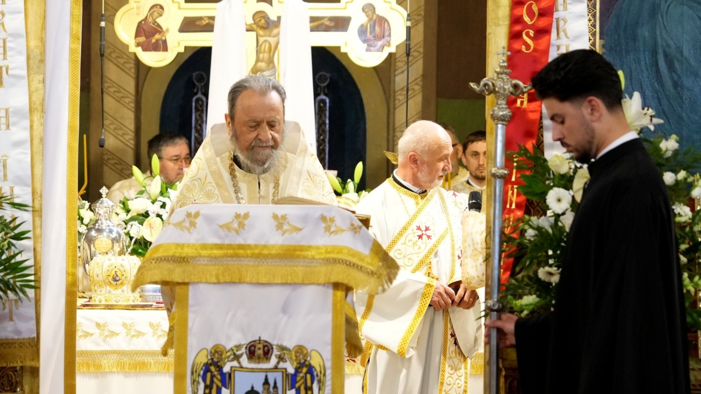 Procesiune în cetatea Sibiului în Duminica Învierii 359881