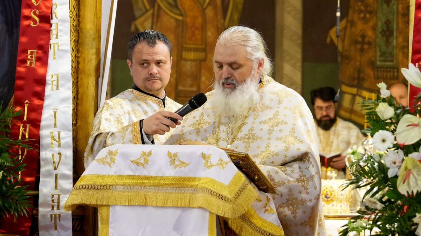 Procesiune în cetatea Sibiului în Duminica Învierii 359887