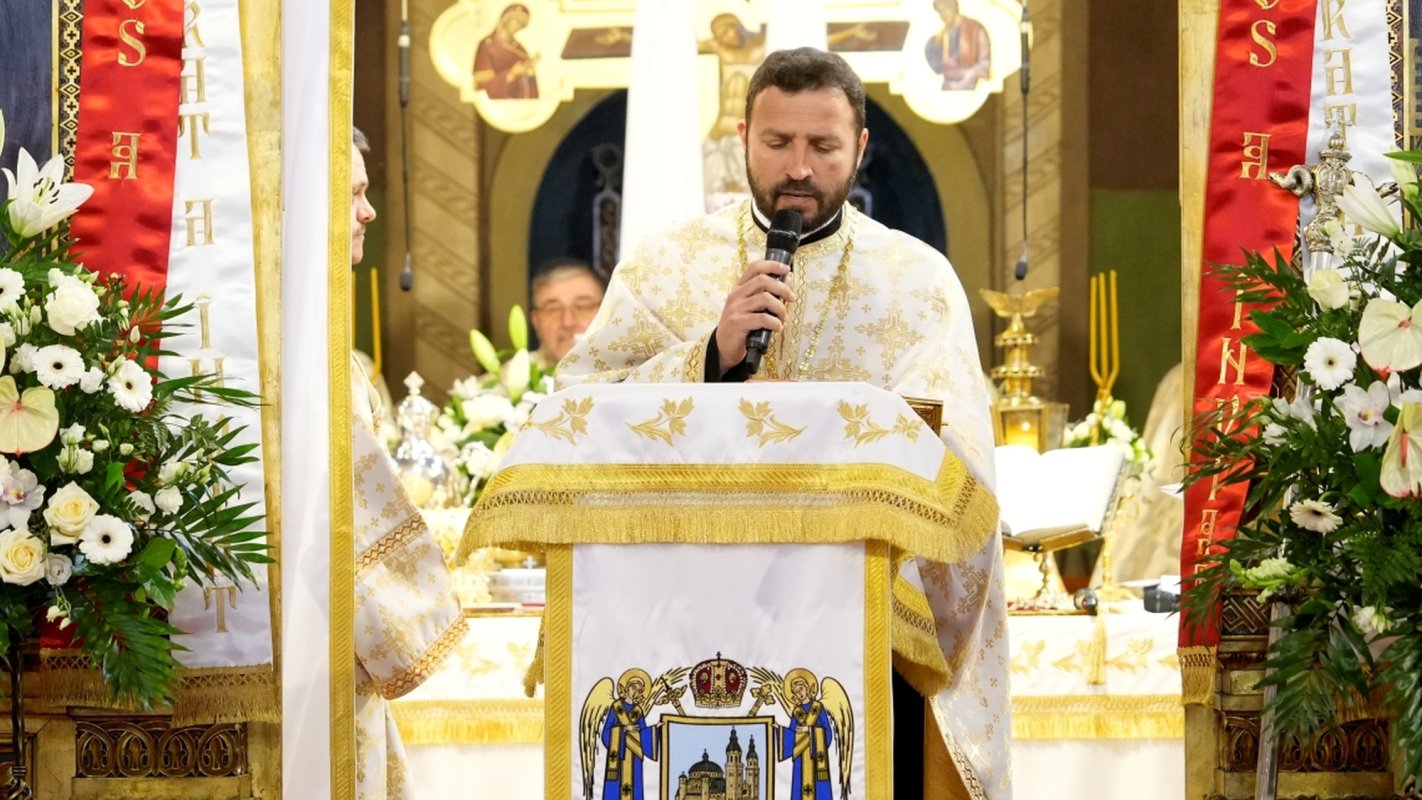 Procesiune în cetatea Sibiului în Duminica Învierii 359889