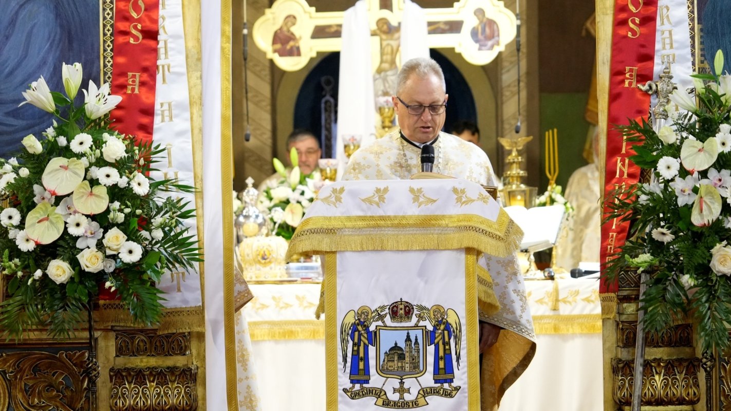 Procesiune în cetatea Sibiului în Duminica Învierii 359892