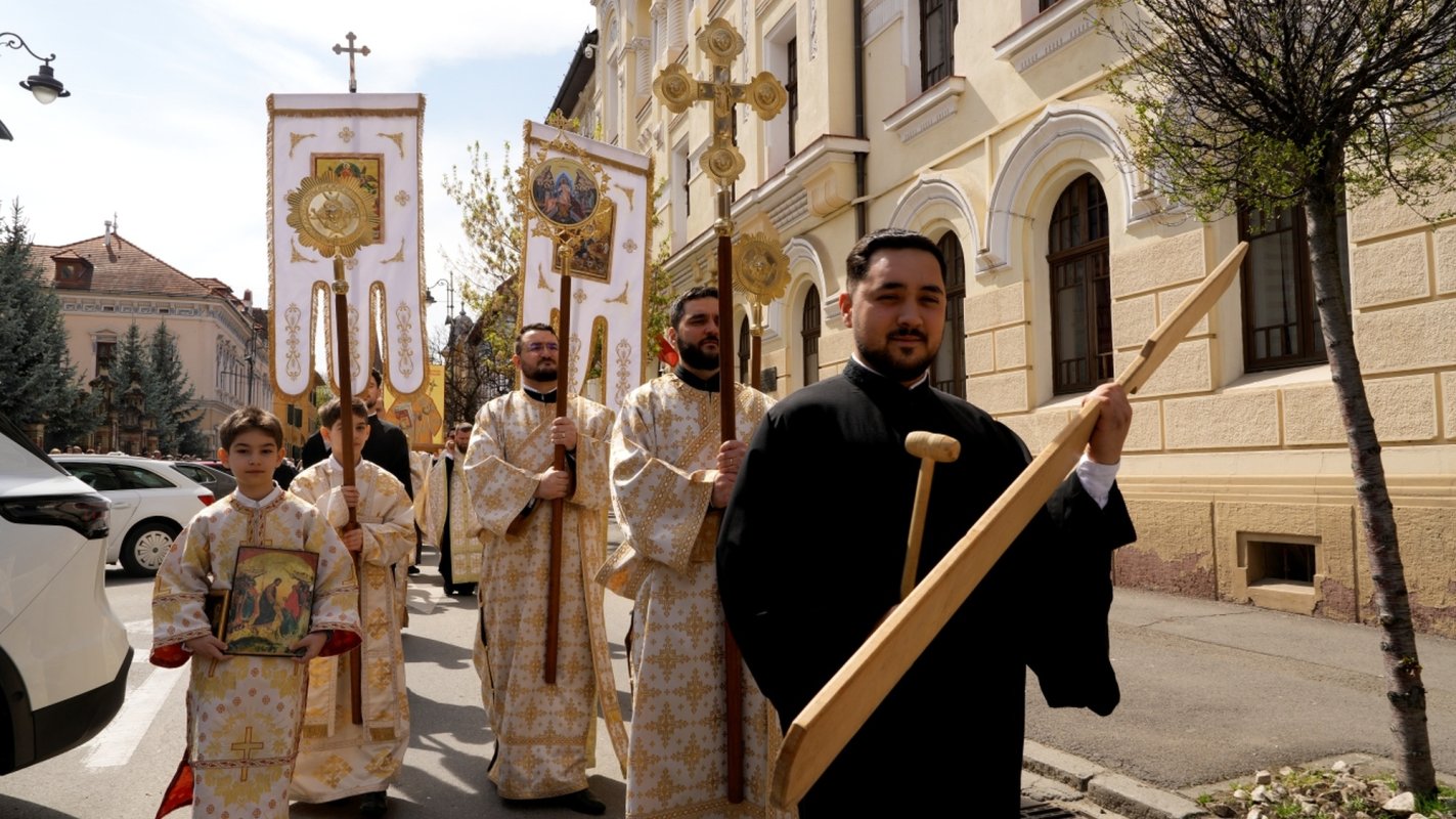 Procesiune în cetatea Sibiului în Duminica Învierii 359894