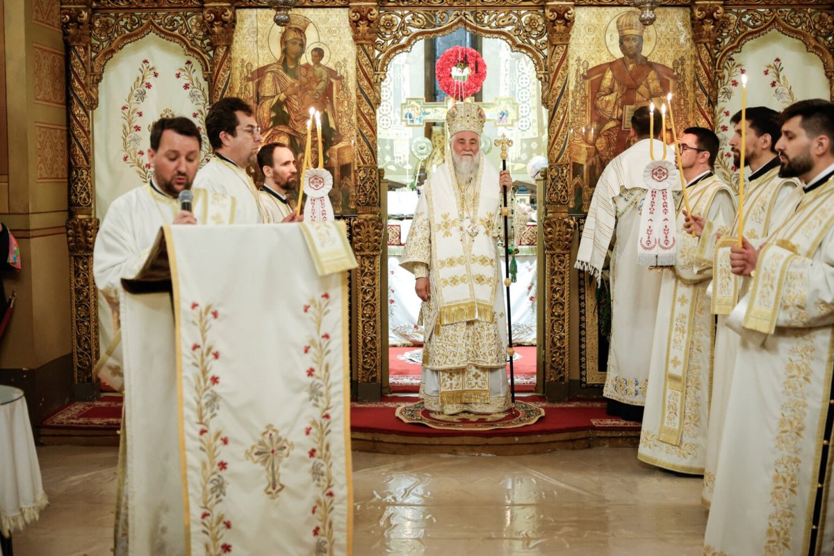 Slujbă arhierească la Craiova de Învierea Domnului 359949