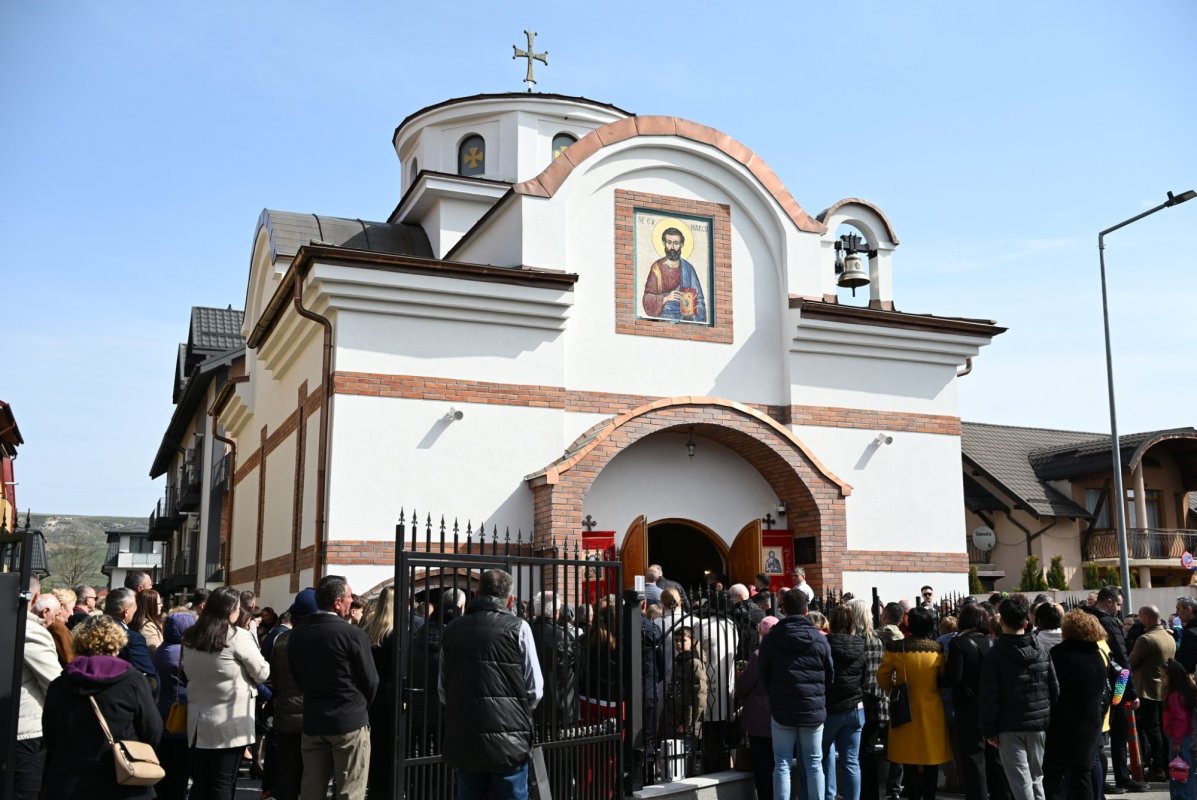 Sfințirea Bisericii „Sfântul Apostol și Evanghelist Marcu” din Florești 360004