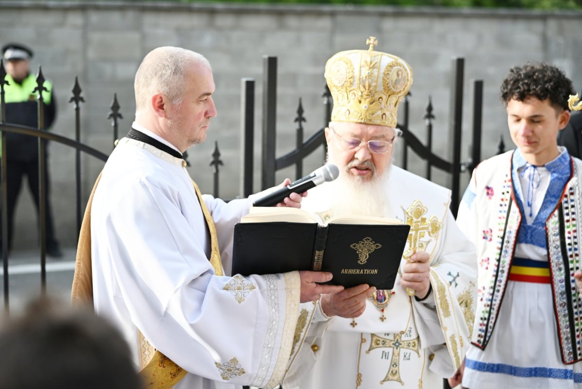 Sfințirea Bisericii „Sfântul Apostol și Evanghelist Marcu” din Florești 360006