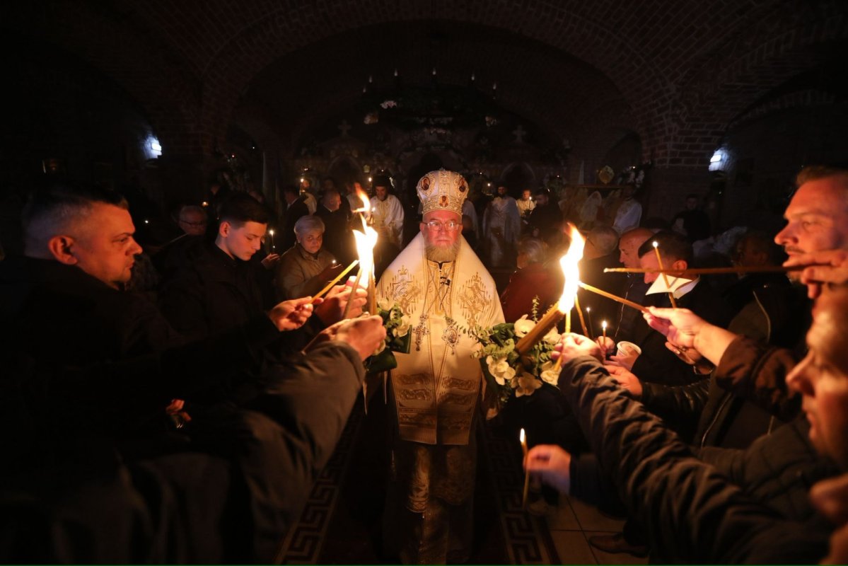 Binecuvântare pentru credincioşii maramureşeni şi sătmăreni la praznicul Învierii Domnului 360094