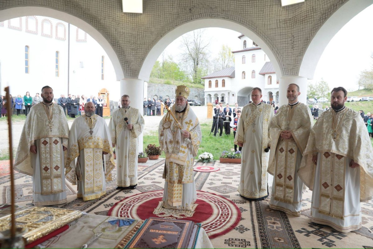 Binecuvântare pentru credincioşii maramureşeni şi sătmăreni la praznicul Învierii Domnului 360098