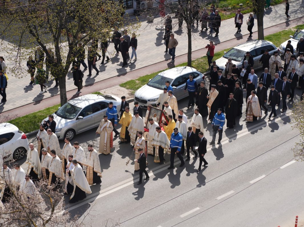 Icoana de la Sihla a Maicii Domnului adusă la Slobozia 360078
