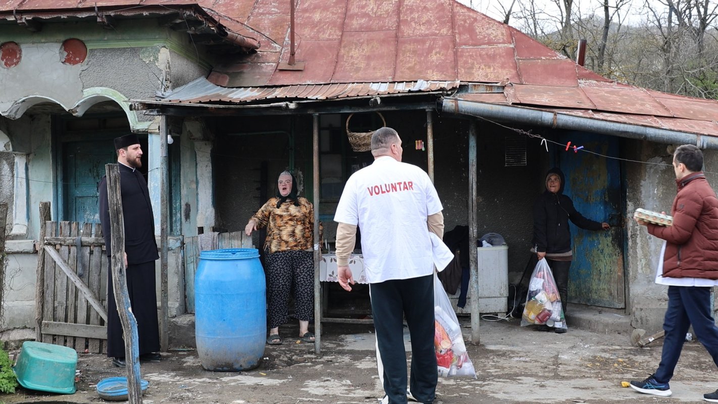 Peste 100 de familii din județul Prahova au primit alimente 360073