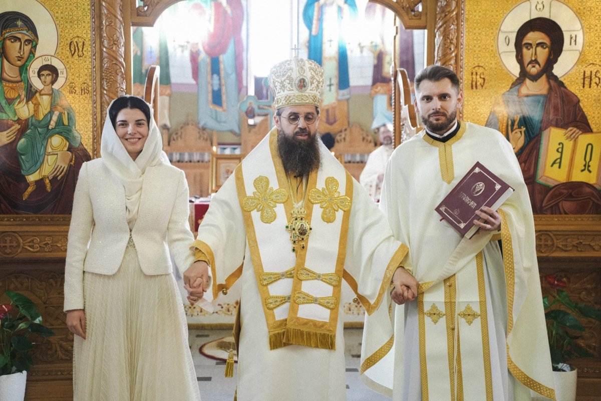 Binecuvântare pentru credincioşii din Șimleu Silvaniei, Episcopia Sălajului 360178