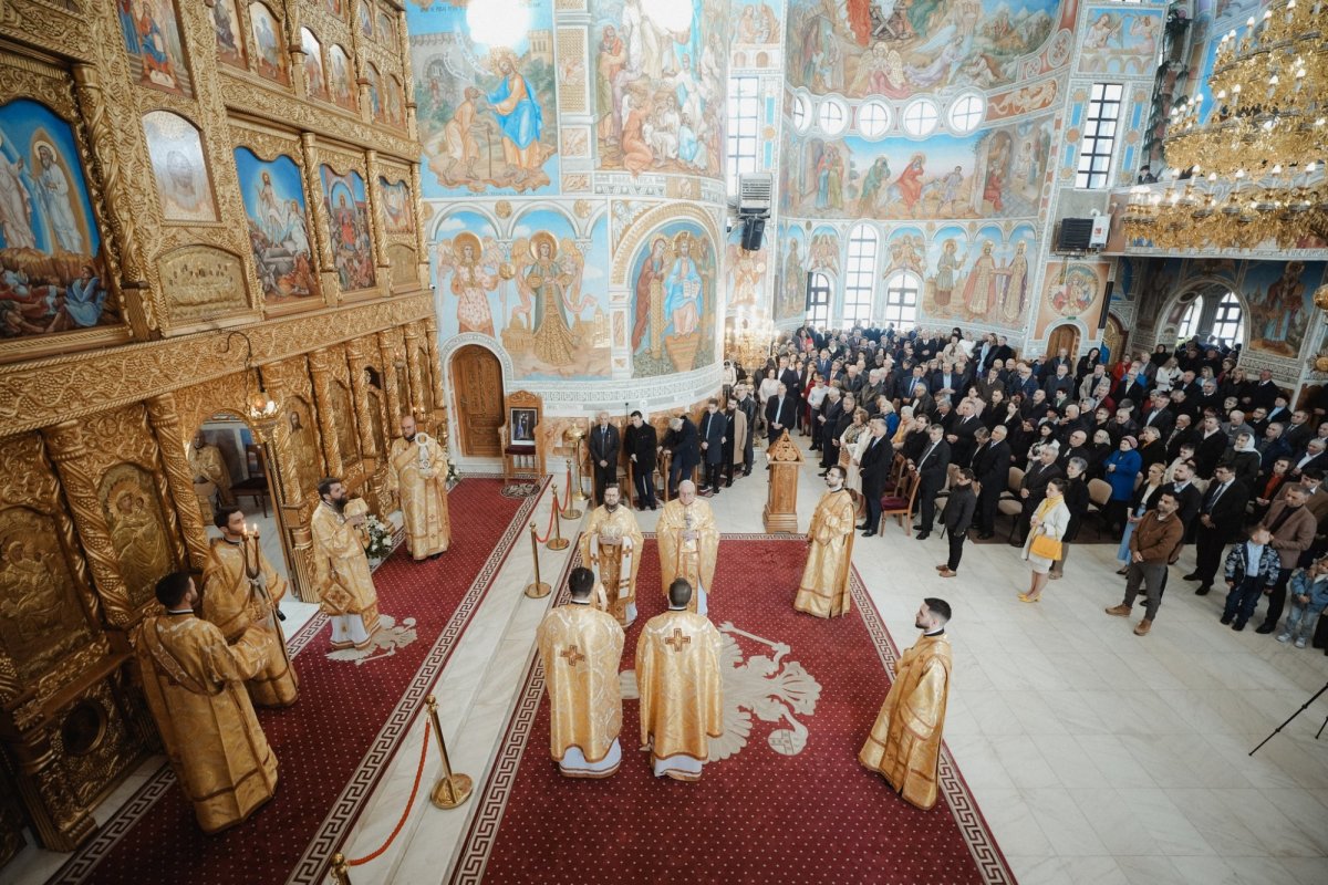 Binecuvântare pentru credincioşii din Șimleu Silvaniei, Episcopia Sălajului 360184