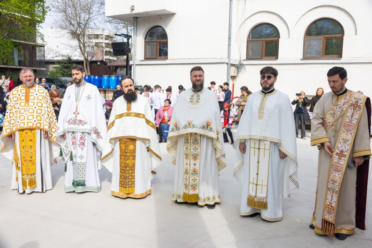 Înnoire de hram la Biserica Mavrogheni din Capitală 360409
