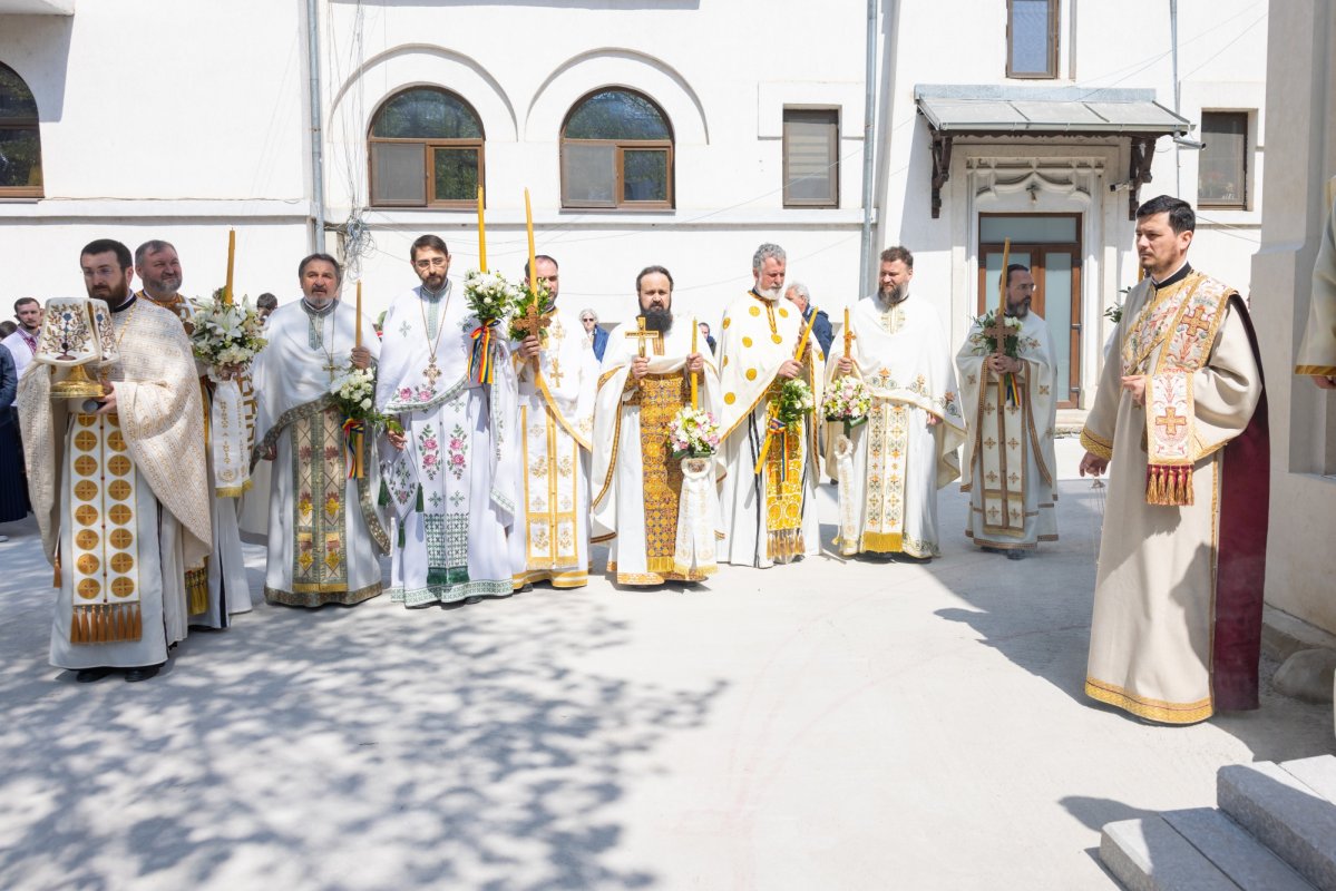 Înnoire de hram la Biserica Mavrogheni din Capitală 360411