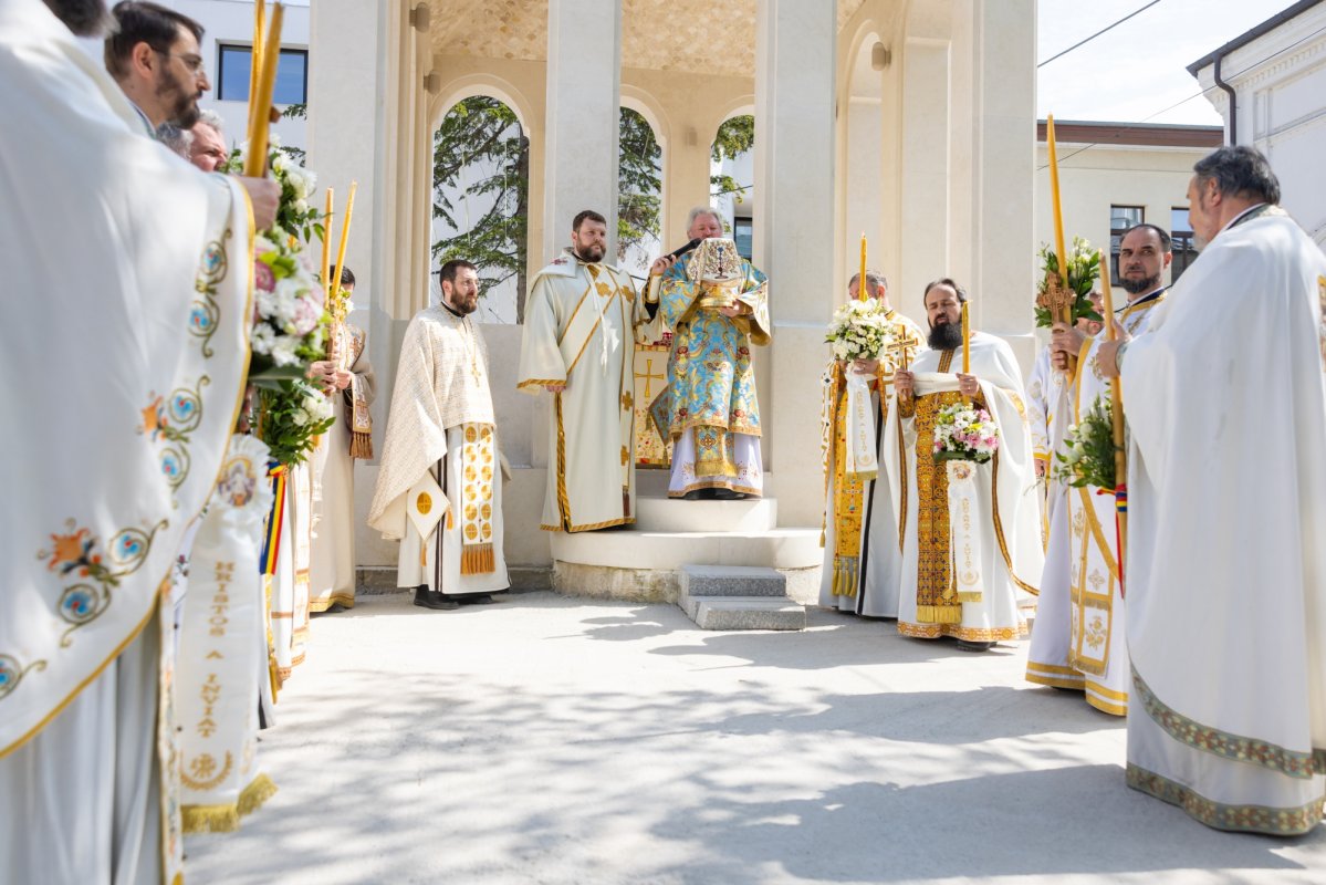Înnoire de hram la Biserica Mavrogheni din Capitală 360412