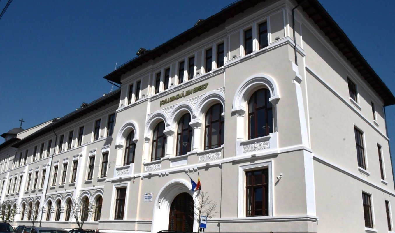 Școala „Mihai Eminescu” din Năsăud, reabilitată și modernizată prin fonduri europene 360171