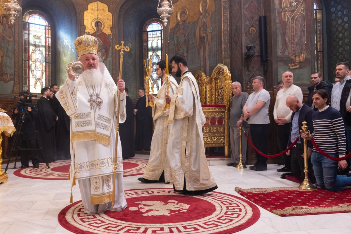 Duminica Sfântului Apostol Toma la Catedrala Patriarhală 360342