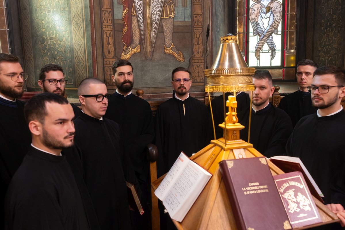 Duminica Sfântului Apostol Toma la Catedrala Patriarhală 360343