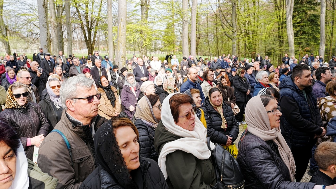 Trei arhierei au liturghisit la hramul Mănăstirii Brâncoveanu de la Sâmbăta de Sus 360312