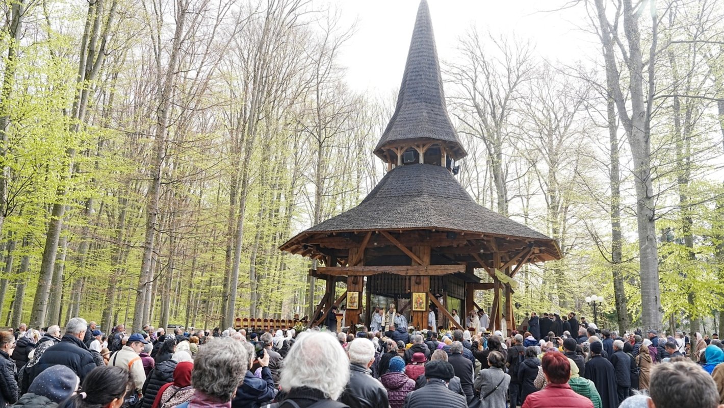 Trei arhierei au liturghisit la hramul Mănăstirii Brâncoveanu de la Sâmbăta de Sus 360313