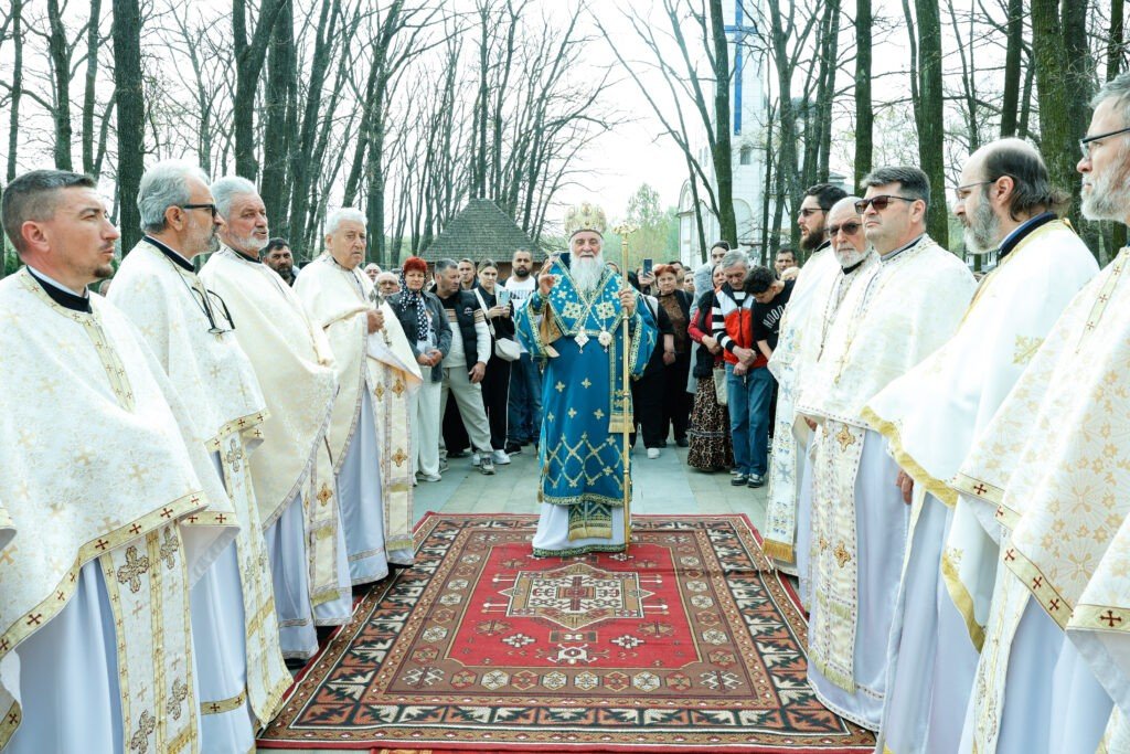 Izvorul Tămăduirii la Mănăstirea Maglavit din Oltenia 360441