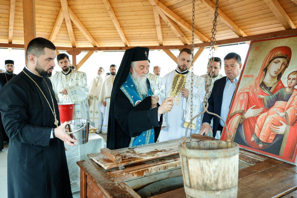 Izvorul Tămăduirii la Mănăstirea Maglavit din Oltenia 360442