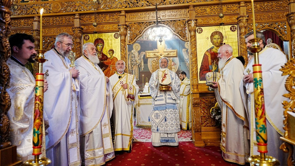 Liturghie arhierească la Sibiu în Duminica Sfântului Apostol Toma 360438