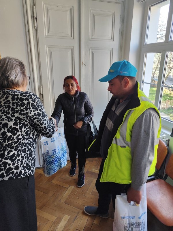 Activitate la Sibiu în cadrul campaniei „Bătrânii, comoara noastră!” 360527