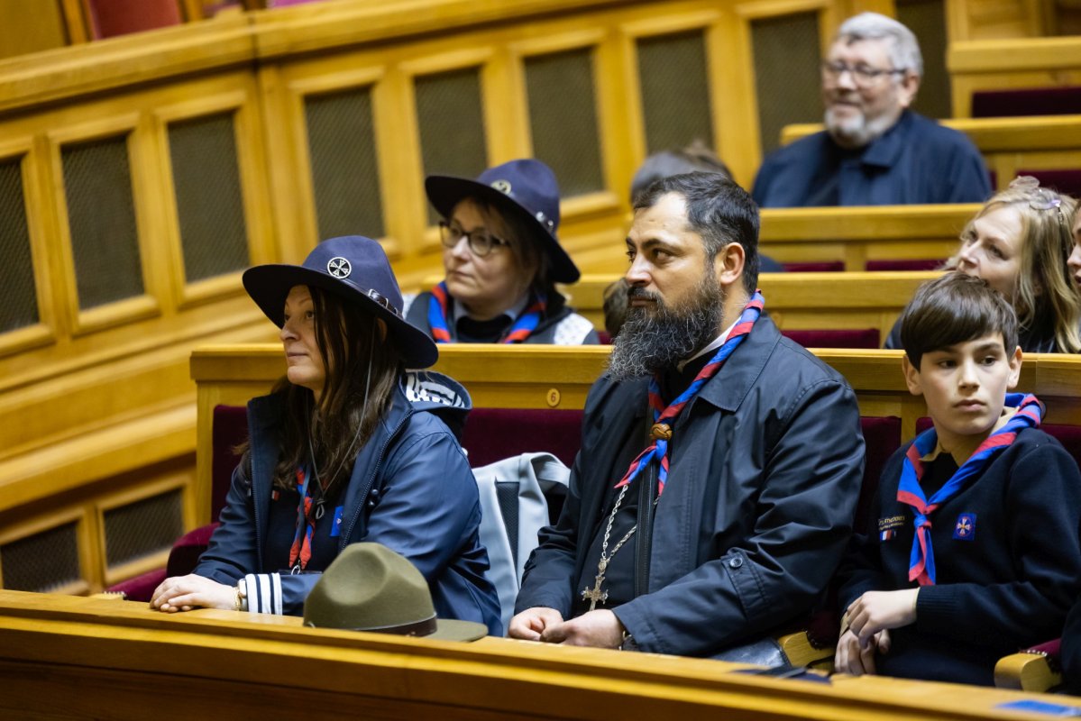 Cercetași români din Franța, în vizită la Patriarhia Română 360535