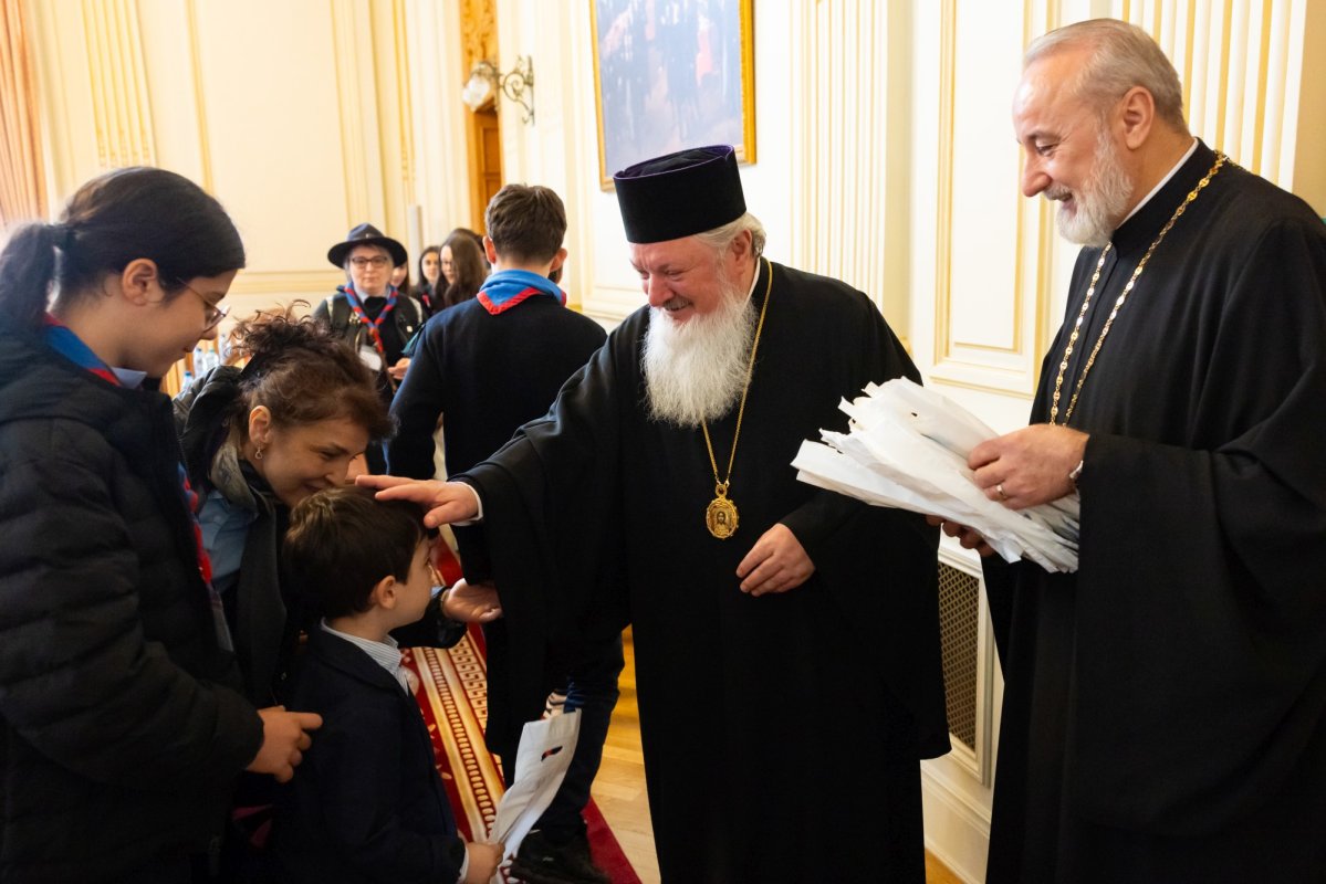 Cercetași români din Franța, în vizită la Patriarhia Română 360545