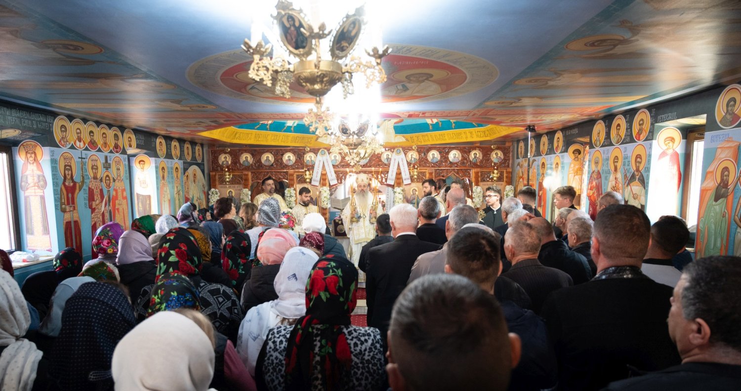 Troiță ridicată în memoria mamelor cu mulți copii 360505