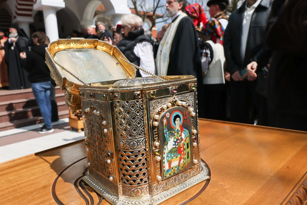 Capul Sfântului Mare Mucenic Gheorghe la Mănăstirea Pantocrator 360619