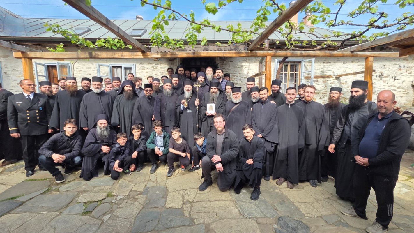 Hramul Chiliei românești „Sfântul Ipatie” din Muntele Athos 360599